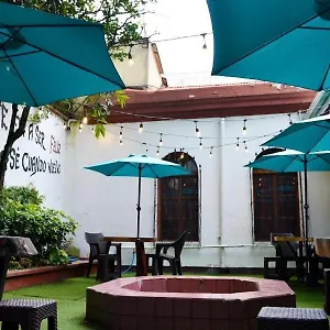 Bed and breakfast 4 Grados Hostal
